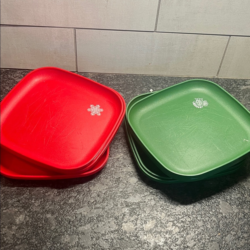 Tupperware and Red and Green Winter/Holiday Plates Set. Set of 7.